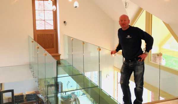 Danny, his brother Patrick and nephew Scott Lee worked together to install this 39mm thick toughened laminated glass walkway and 12mm toughened balustrade panels in Averham, Nottinghamshire.